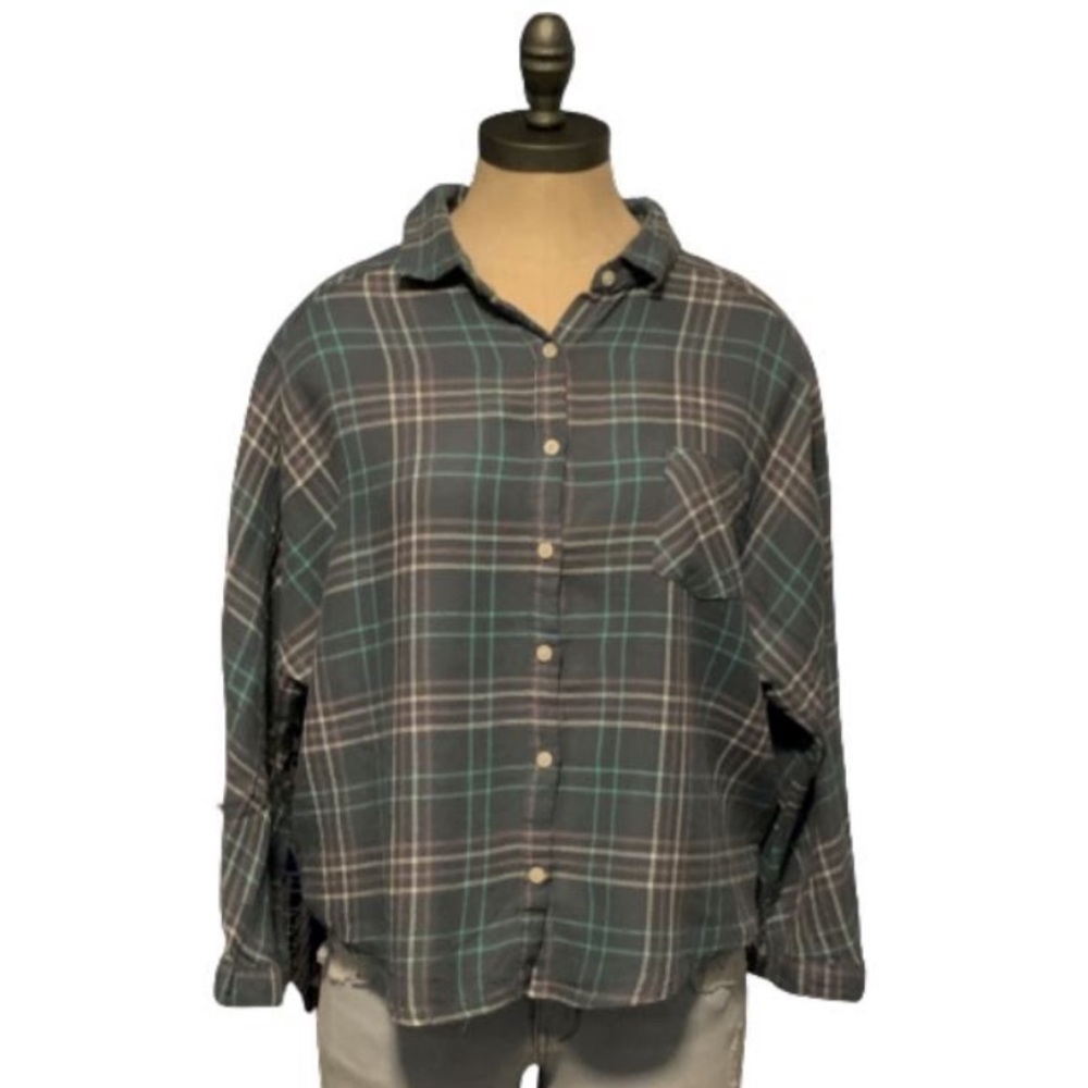 Aeropostale Women's Cropped Flannel Long Sleeve Button-Up Shirt